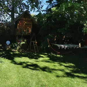 https://roulotte-hope-le-jardin-de-mia.fr-provencehotel.com