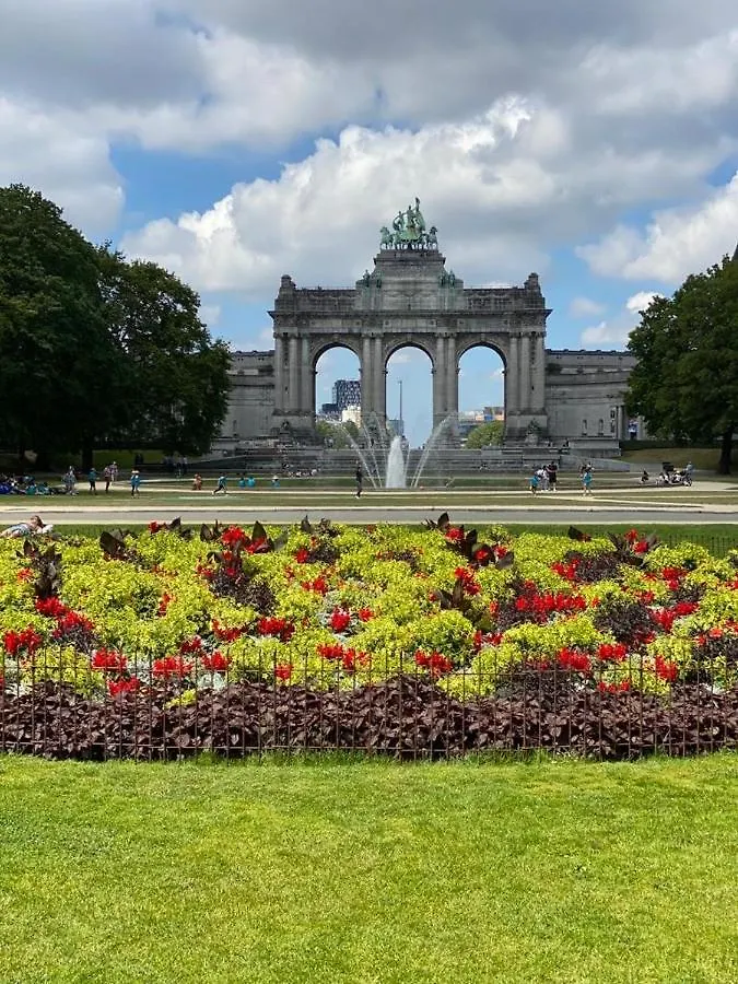Cinquantenaire Appartement contacts